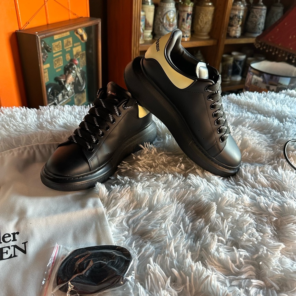 Alexander Mcqueen Sneakers 553680 Men Size 40 New in Box